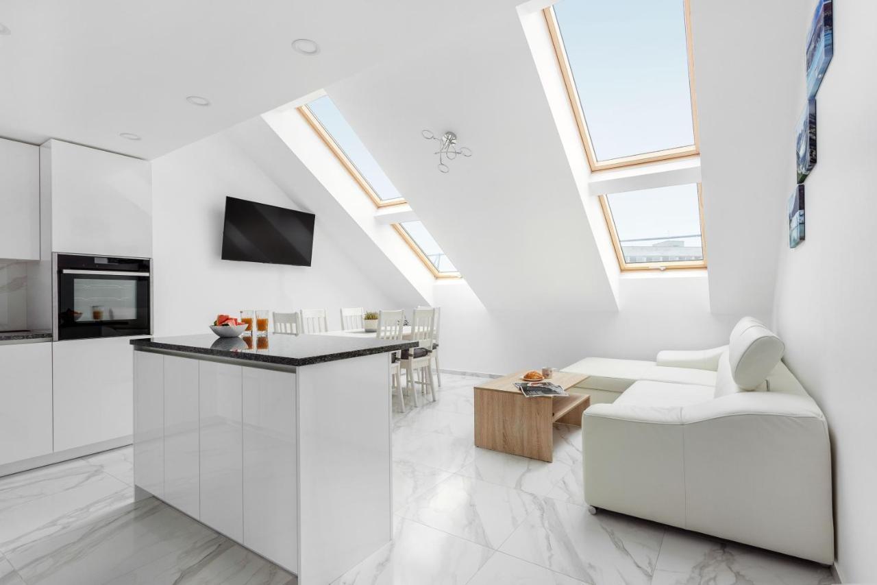 Luxurious Kaunas Basilica Apartment In Old Town By Urban Rent Exteriör bild