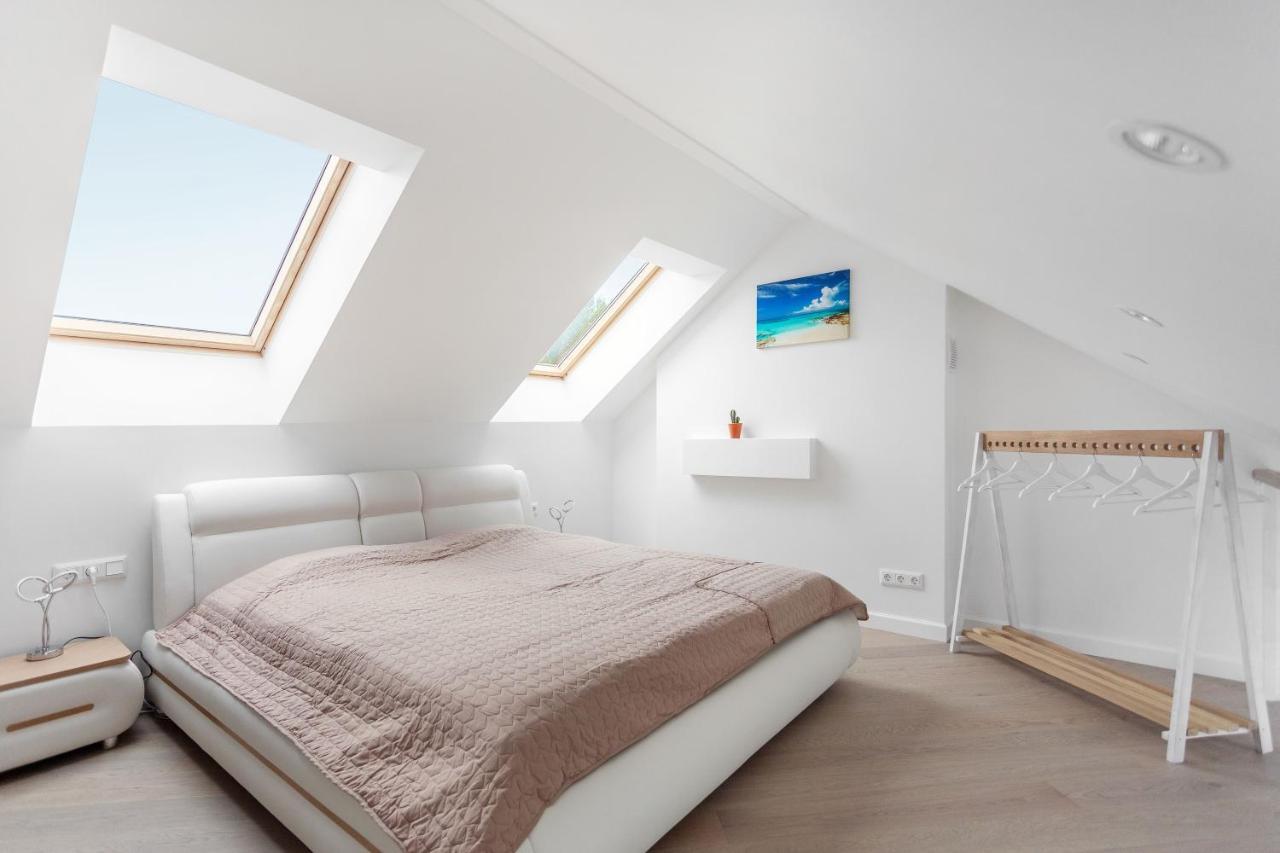 Luxurious Kaunas Basilica Apartment In Old Town By Urban Rent Exteriör bild