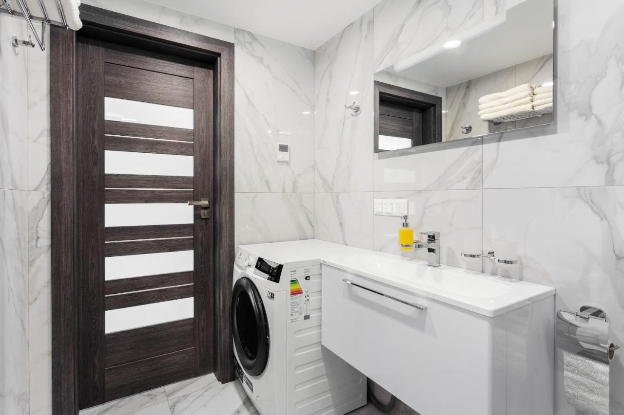 Luxurious Kaunas Basilica Apartment In Old Town By Urban Rent Exteriör bild