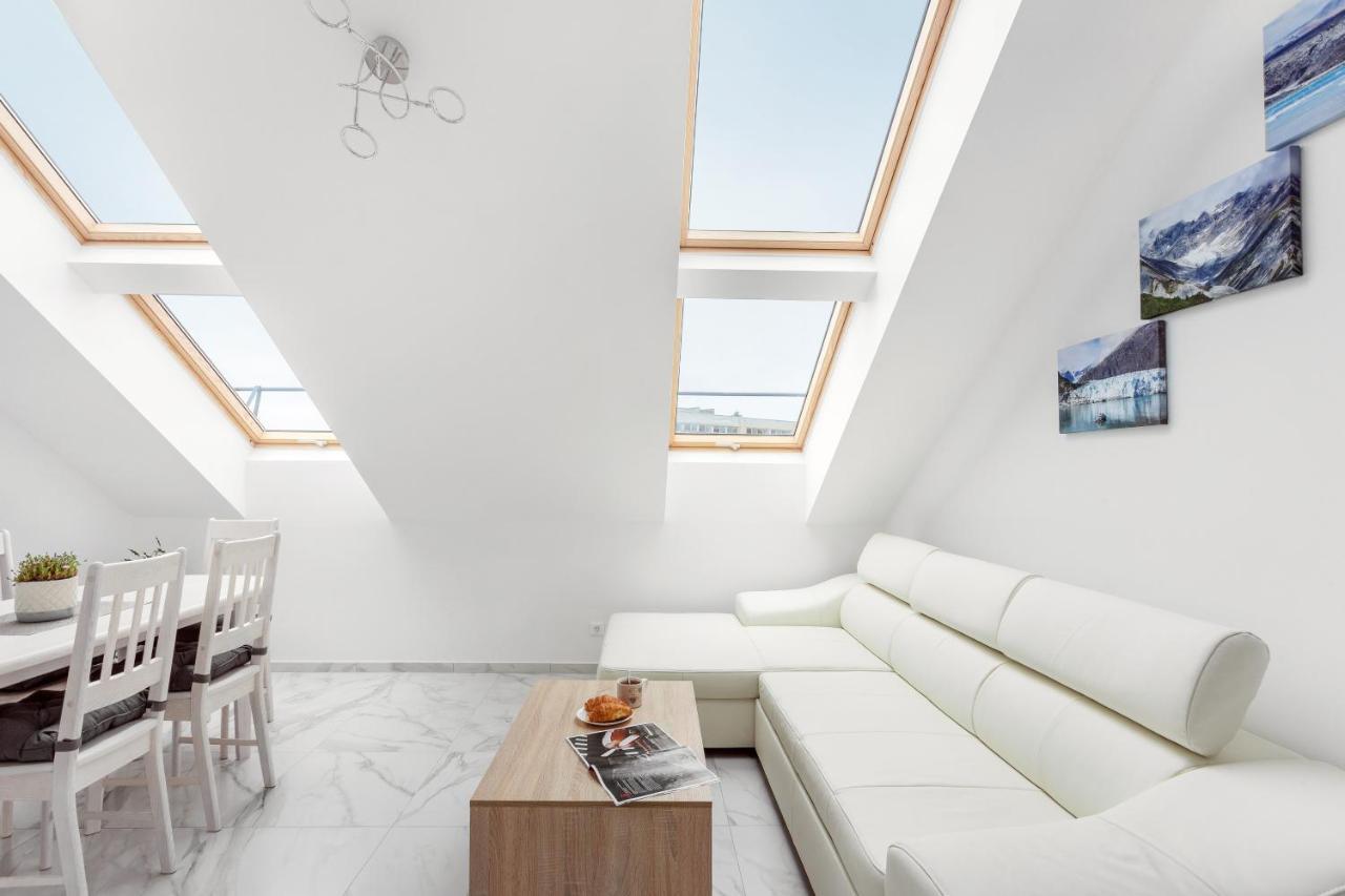Luxurious Kaunas Basilica Apartment In Old Town By Urban Rent Exteriör bild