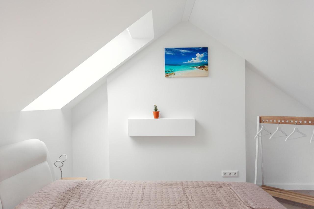 Luxurious Kaunas Basilica Apartment In Old Town By Urban Rent Exteriör bild
