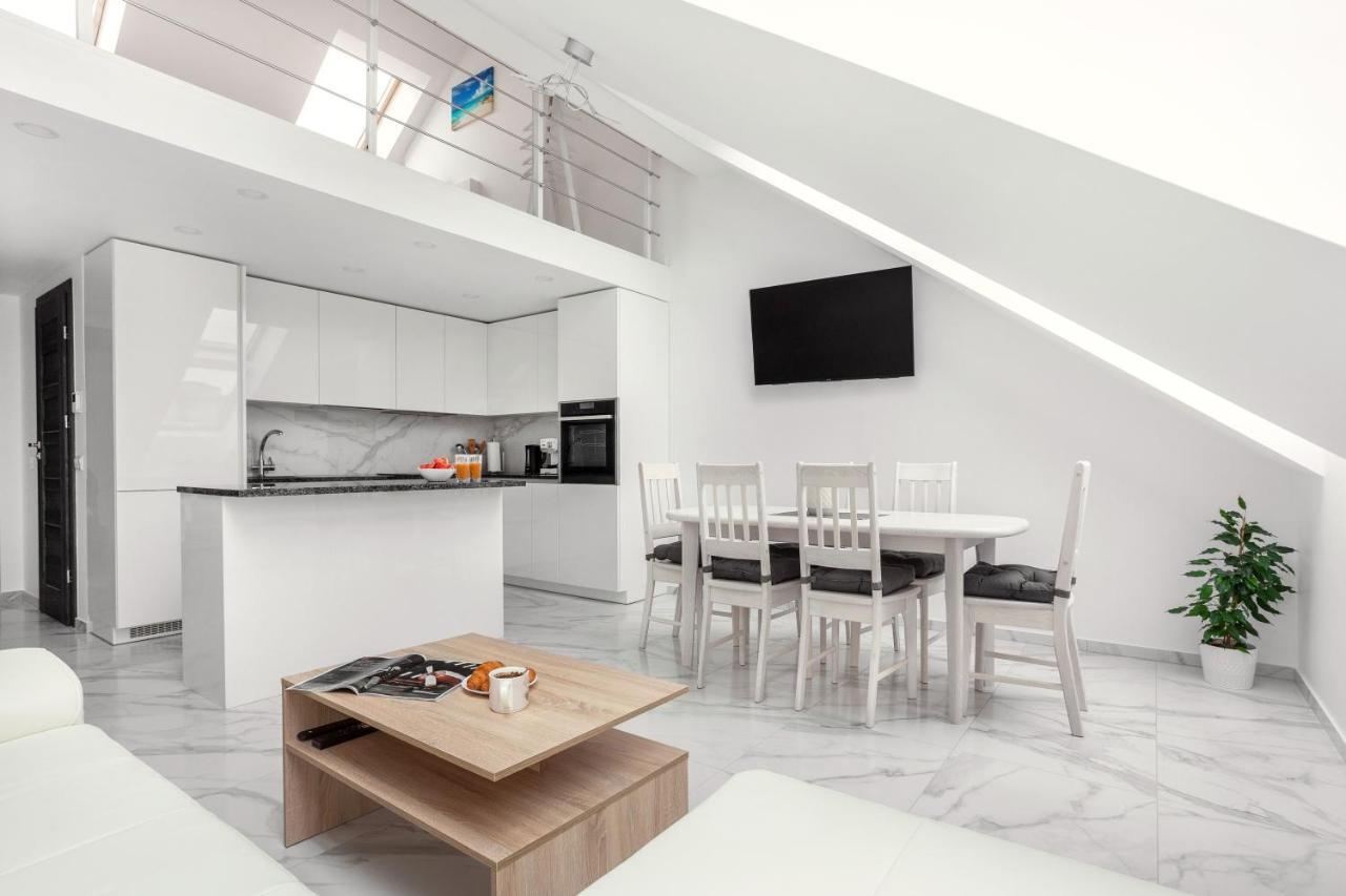 Luxurious Kaunas Basilica Apartment In Old Town By Urban Rent Exteriör bild